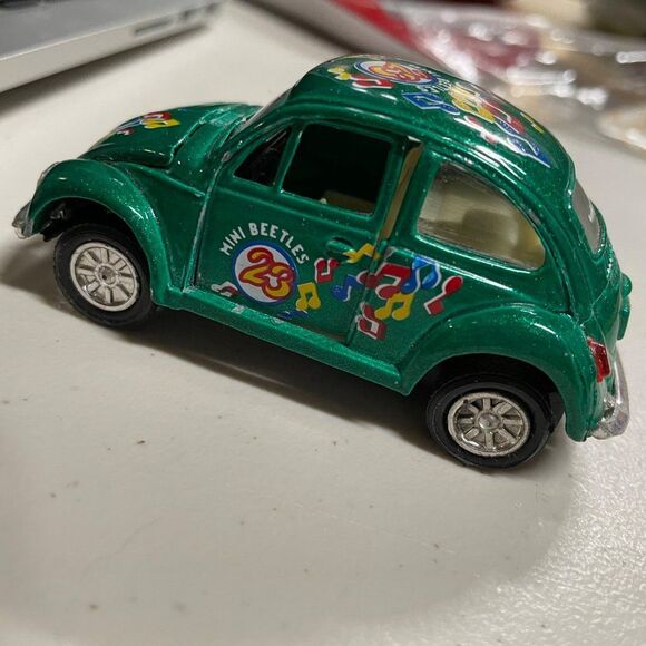 Die cast VW Beetle Bug metallic Emerald Green - Picture 7 of 10